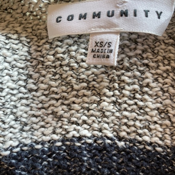 Community Aritzia XS-M poncho sweater cotton/poly salt and pepper - Picture 7 of 8